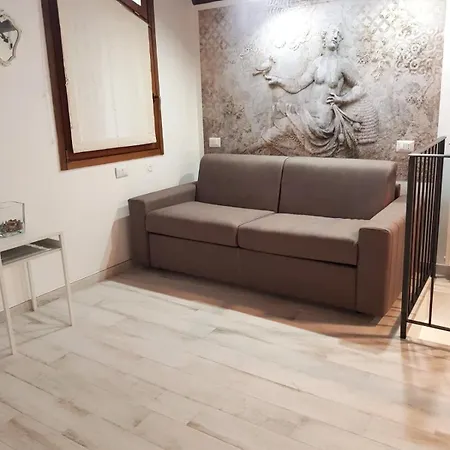 The Happiness Of The Apartment *